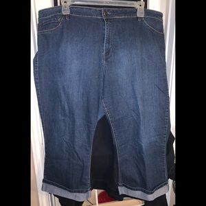 size 26, Avenue cuffed denim capri